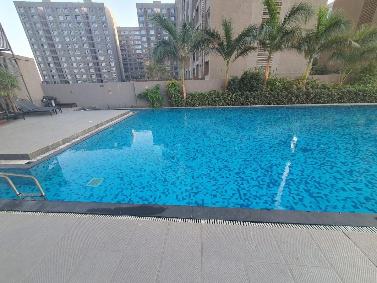 Weekend Address Managed By P.C Homes Surat Luaran gambar