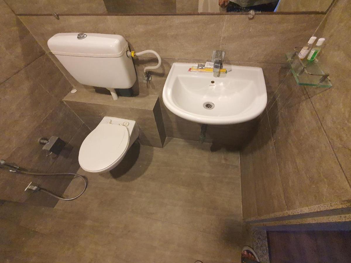 Weekend Address Managed By P.C Homes Surat Luaran gambar