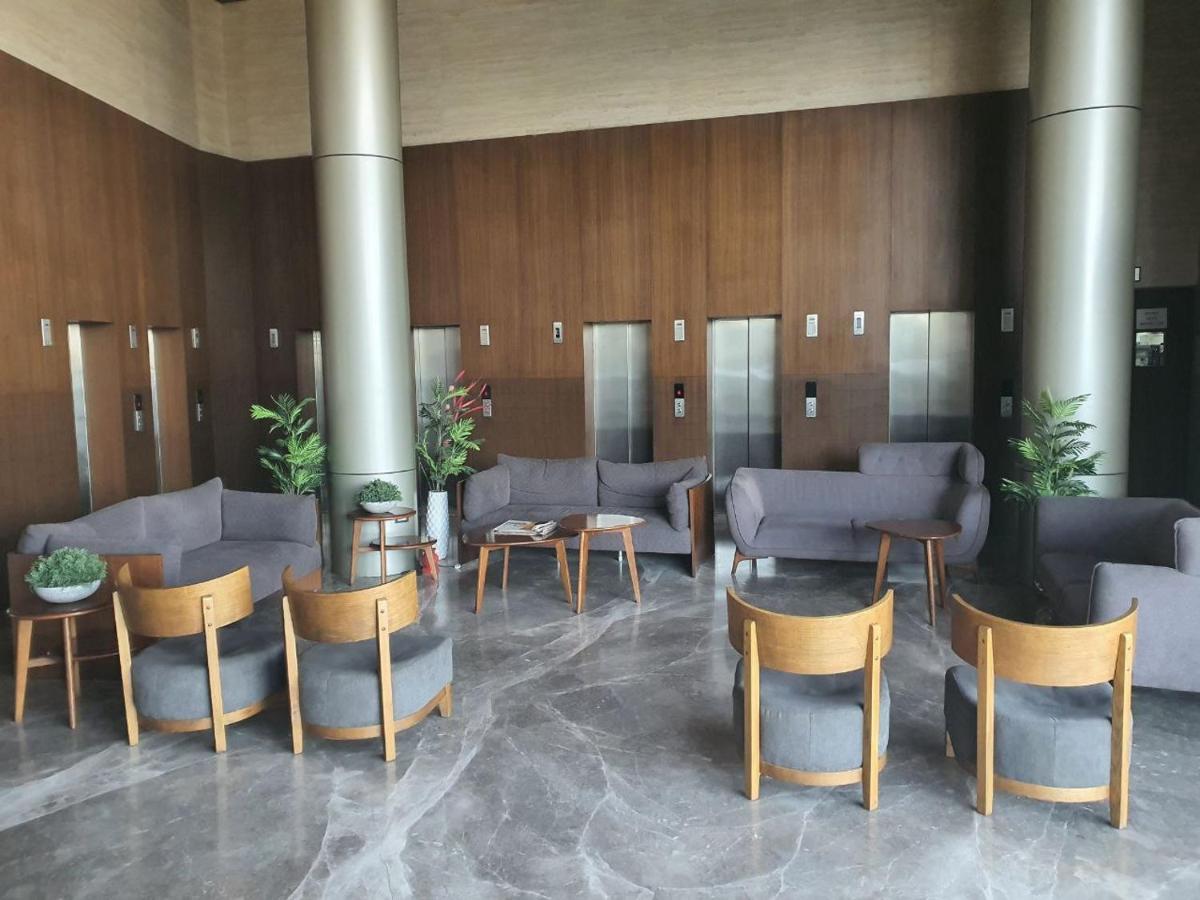 Weekend Address Managed By P.C Homes Surat Luaran gambar